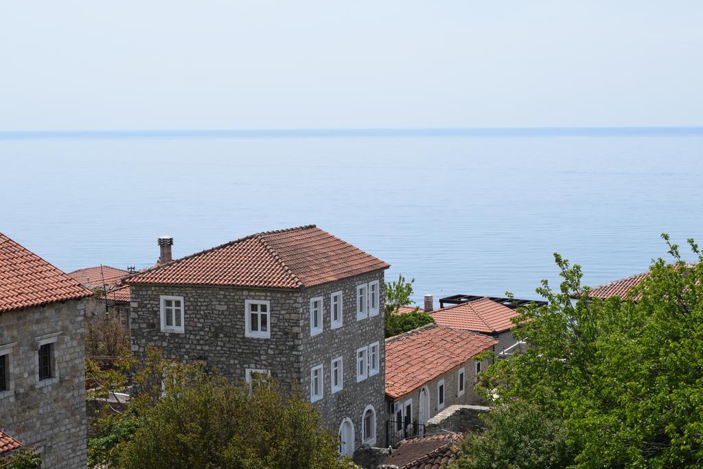 Guesthouse Maritimo Ulcinj Esterno foto